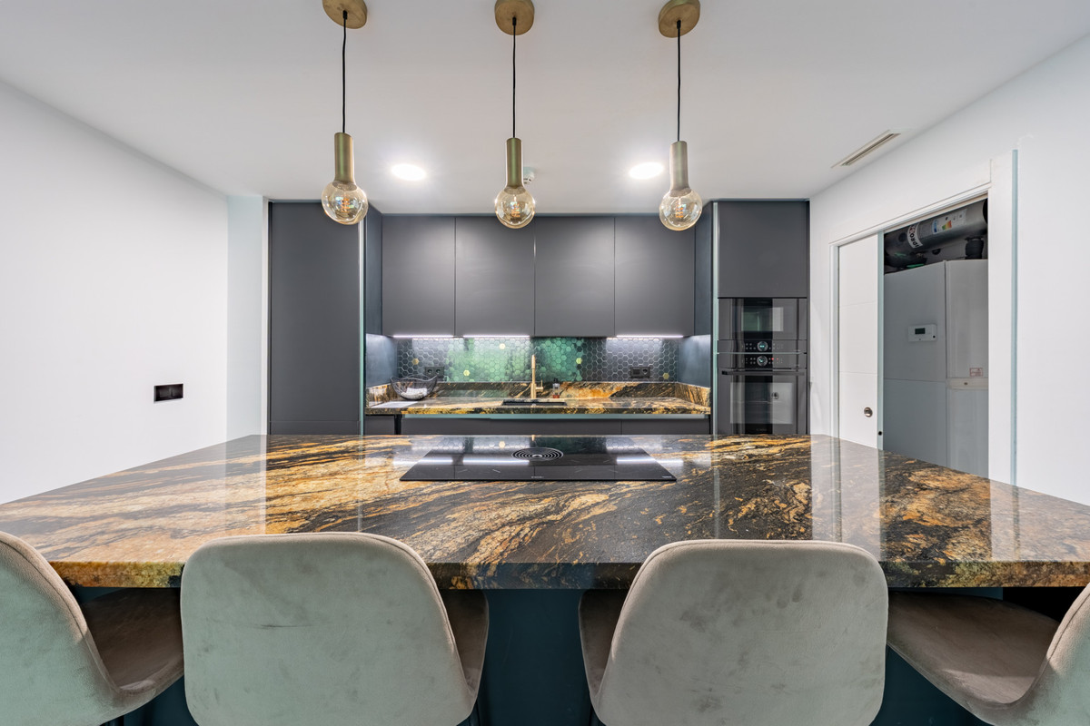 3 Bedroom Apartment for Sale in Benahavís — 9
