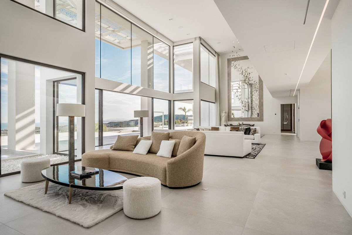 7 Bedroom Villa for Sale in Benahavís — 7