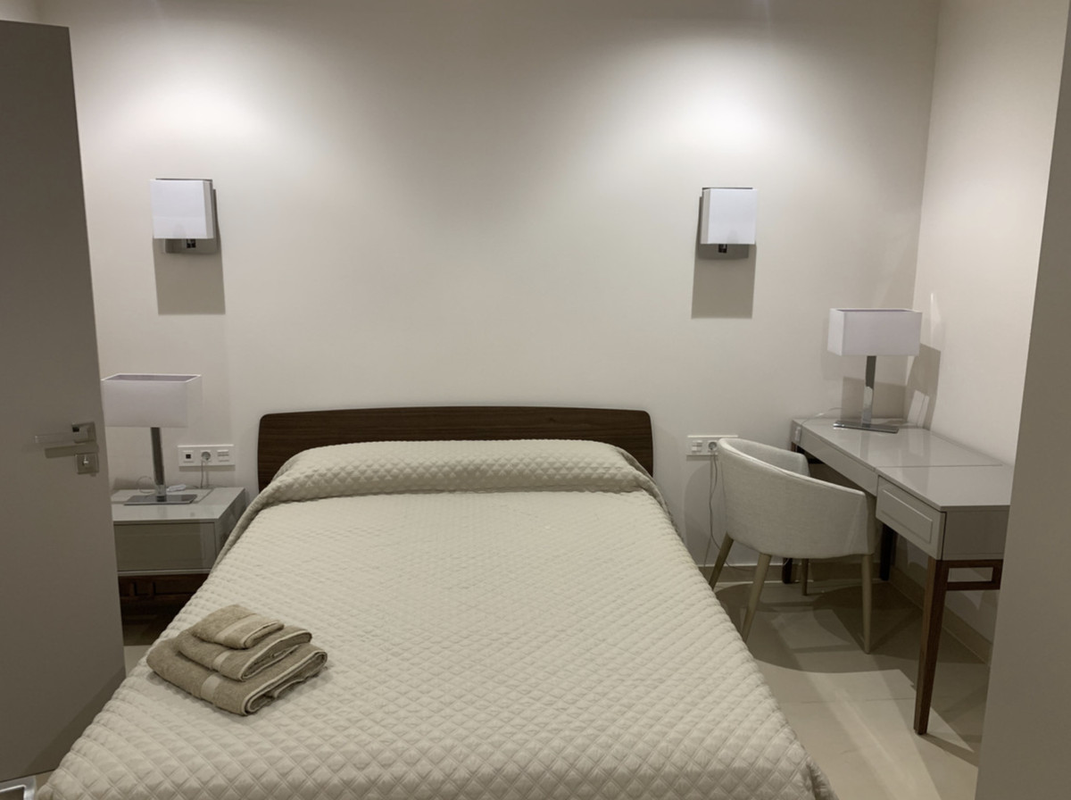 6 Bedroom Apartment for Sale in Puerto Banús — 5