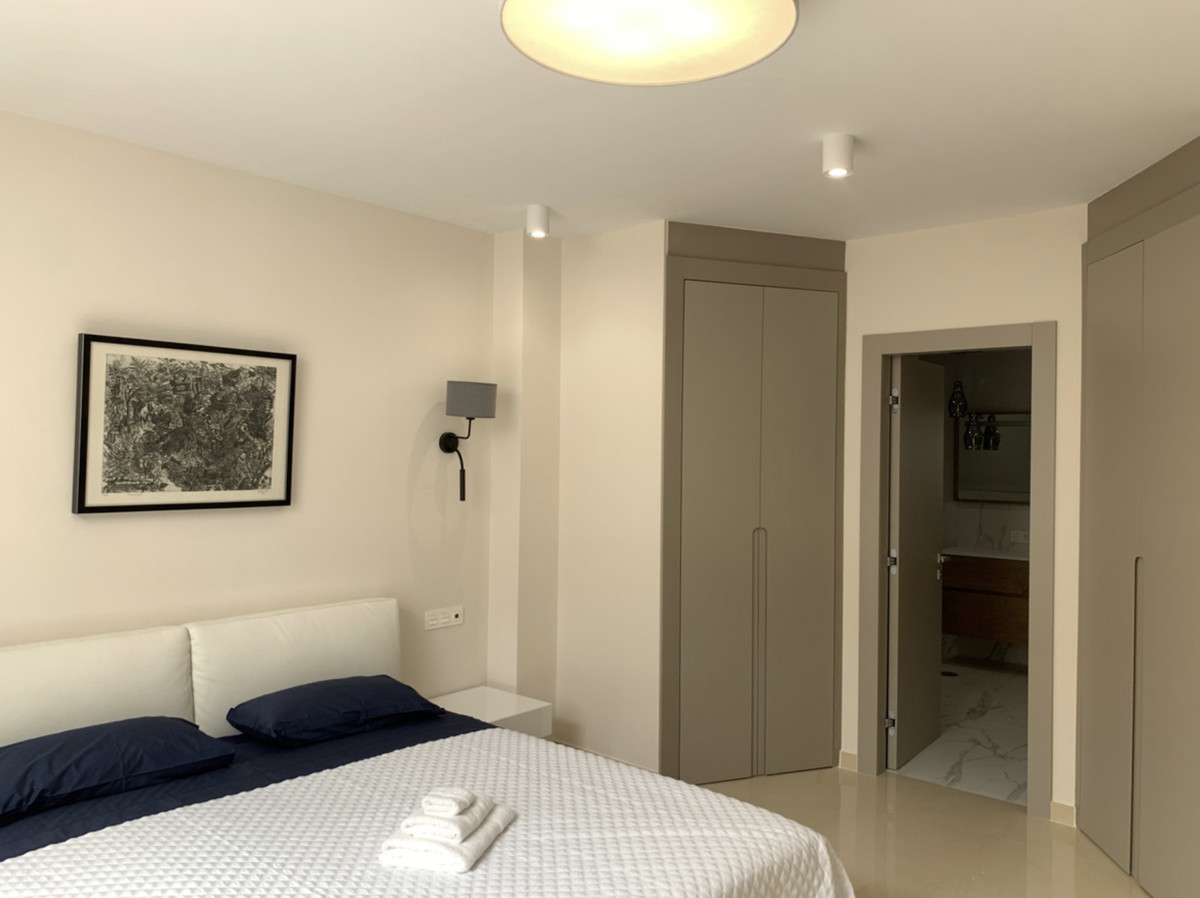 6 Bedroom Apartment for Sale in Puerto Banús — 8