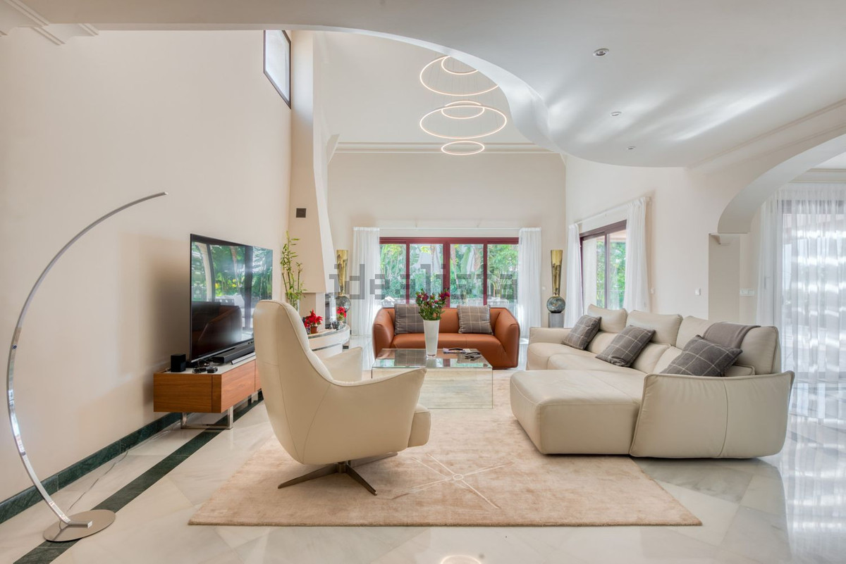 5 Bedroom Villa for Sale in Los Flamingos — 2