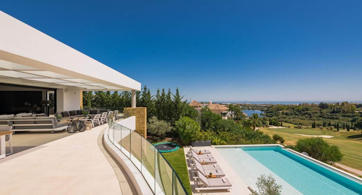 5 Bedroom Villa for Sale in Benahavís