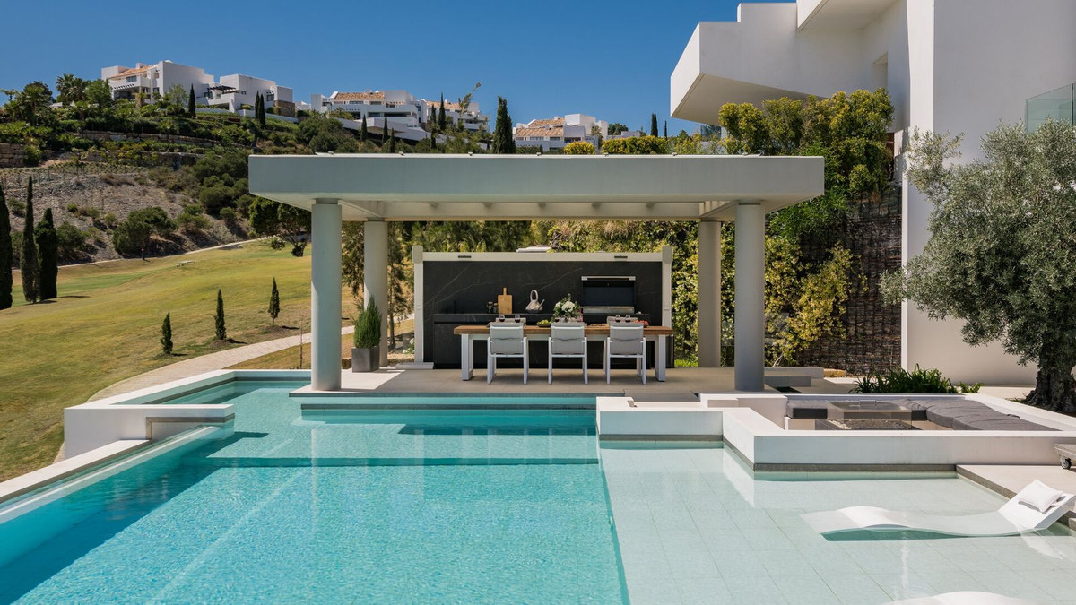 5 Bedroom Villa for Sale in Benahavís — 2