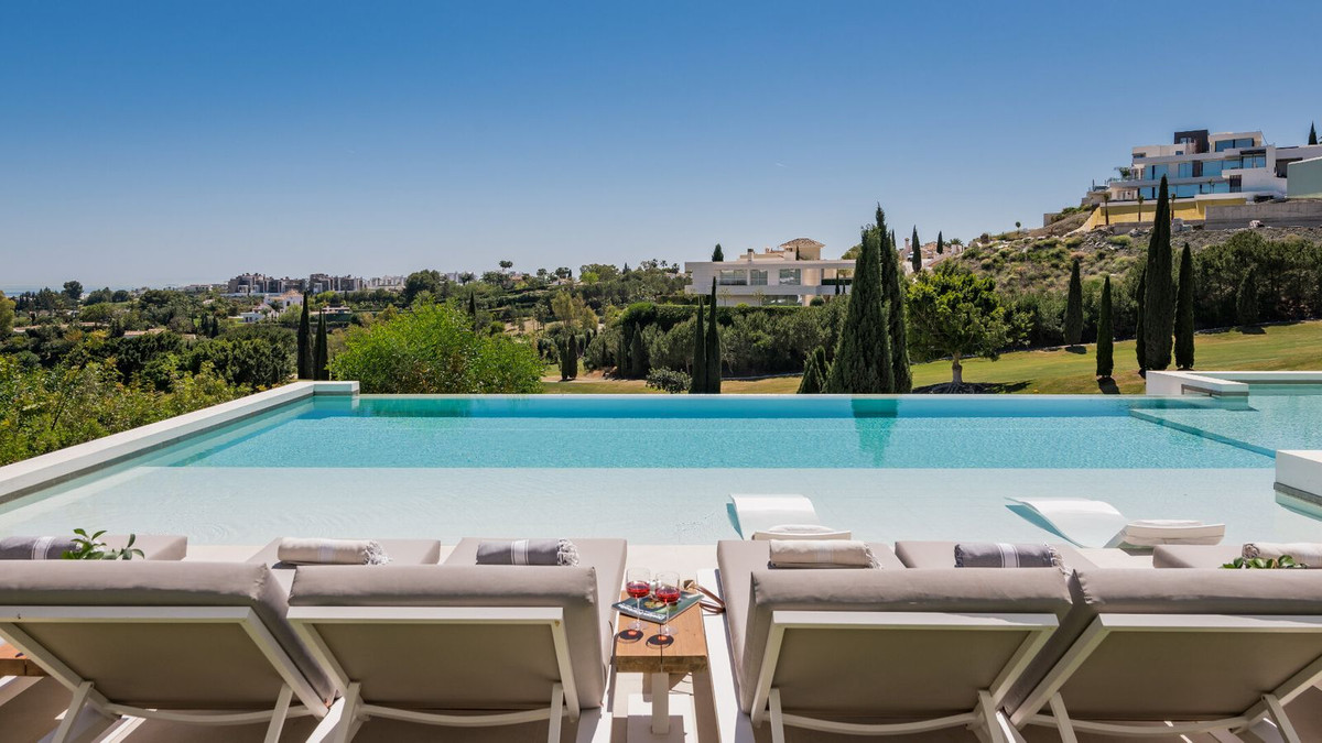 5 Bedroom Villa for Sale in Benahavís — 3
