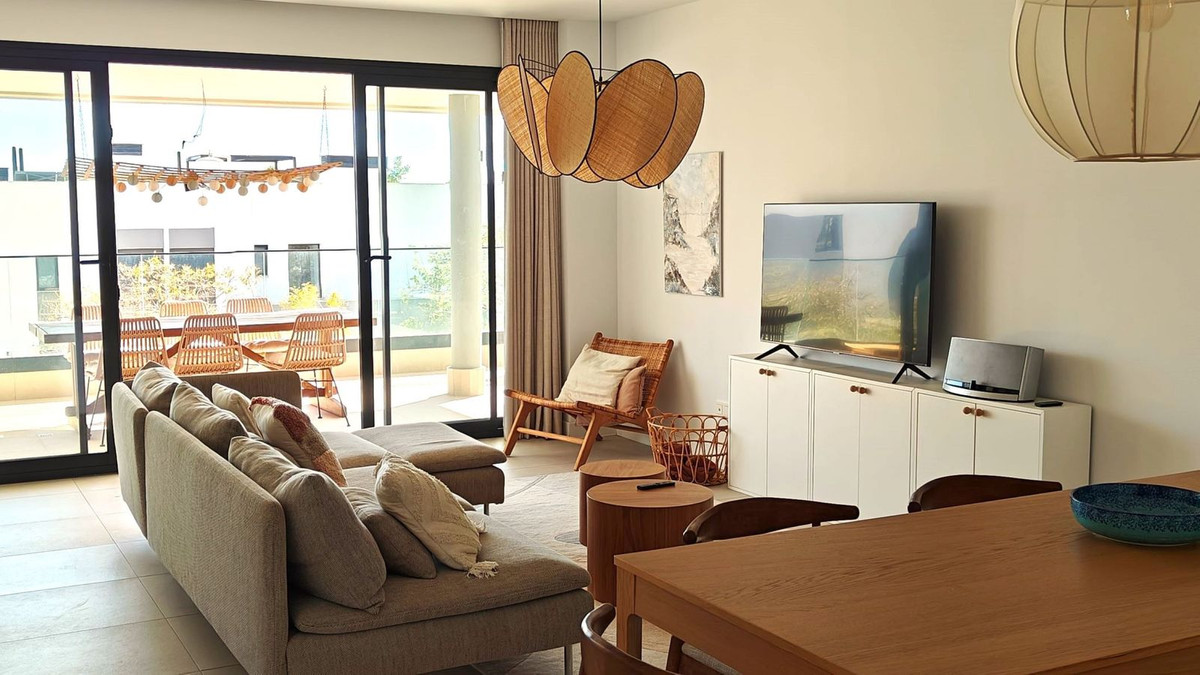 4 Bedroom Apartment for Sale in Estepona — 7