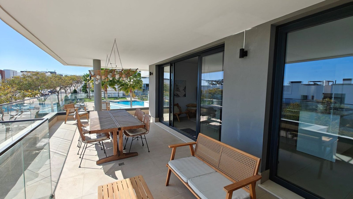 4 Bedroom Apartment for Sale in Estepona — 9