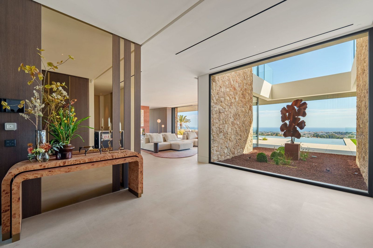 8 Bedroom Villa for Sale in Benahavís — 3