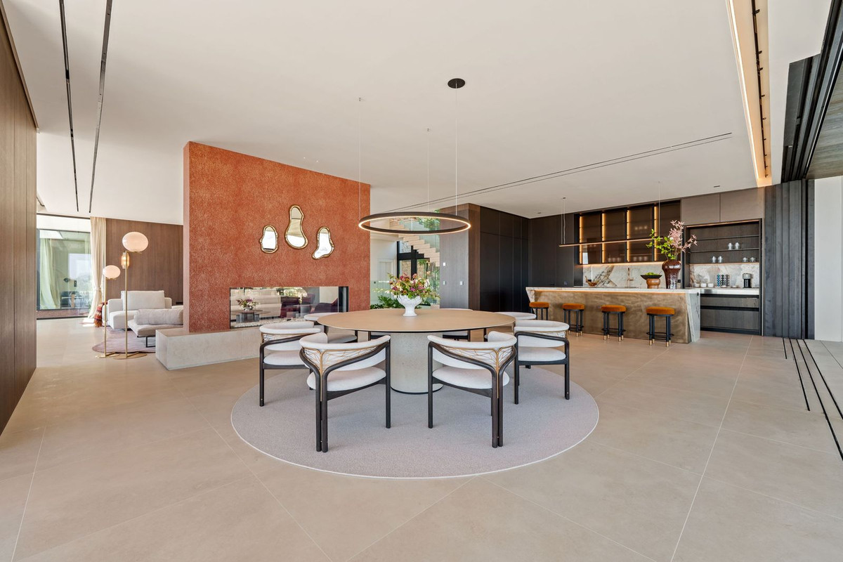 8 Bedroom Villa for Sale in Benahavís — 8