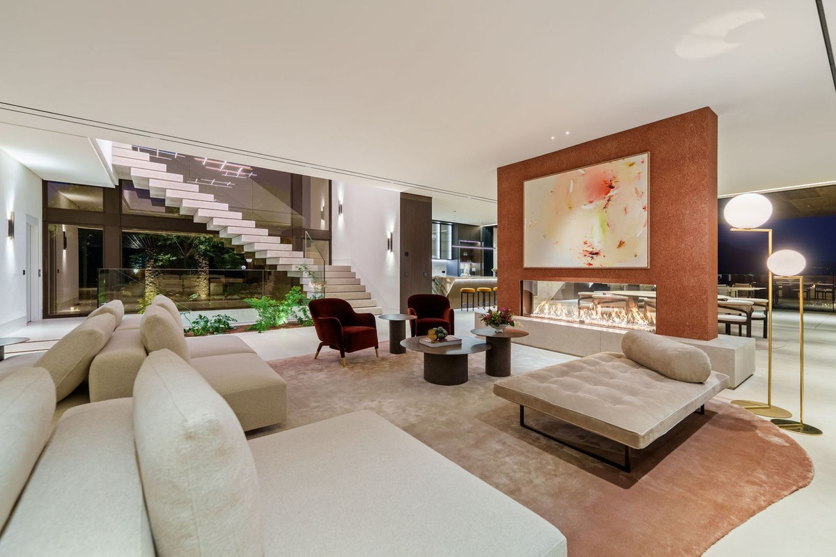 8 Bedroom Villa for Sale in Benahavís — 9