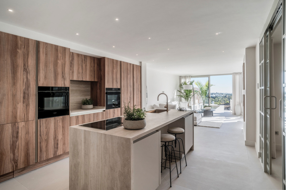 3 Bedroom Apartment for Sale in Nueva Andalucía — 2