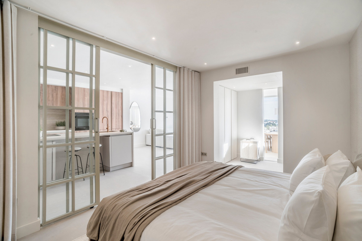3 Bedroom Apartment for Sale in Nueva Andalucía — 5