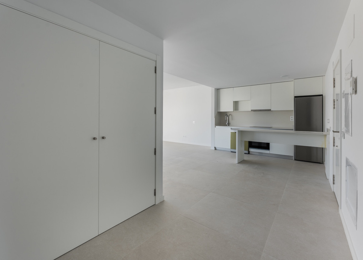 3 Bedroom Apartment for Sale in Estepona — 7