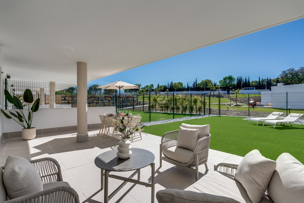 2 Bedroom Apartment for Sale in Estepona