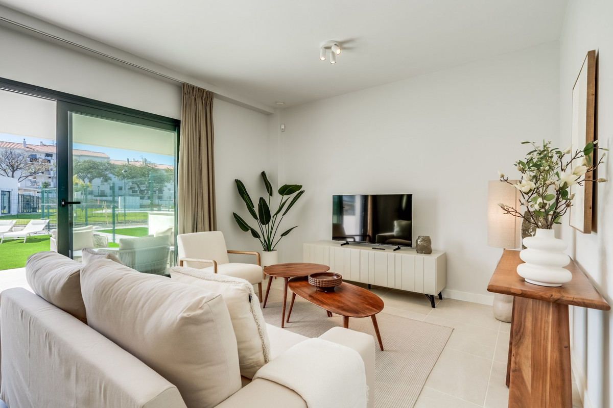 2 Bedroom Apartment for Sale in Estepona — 3
