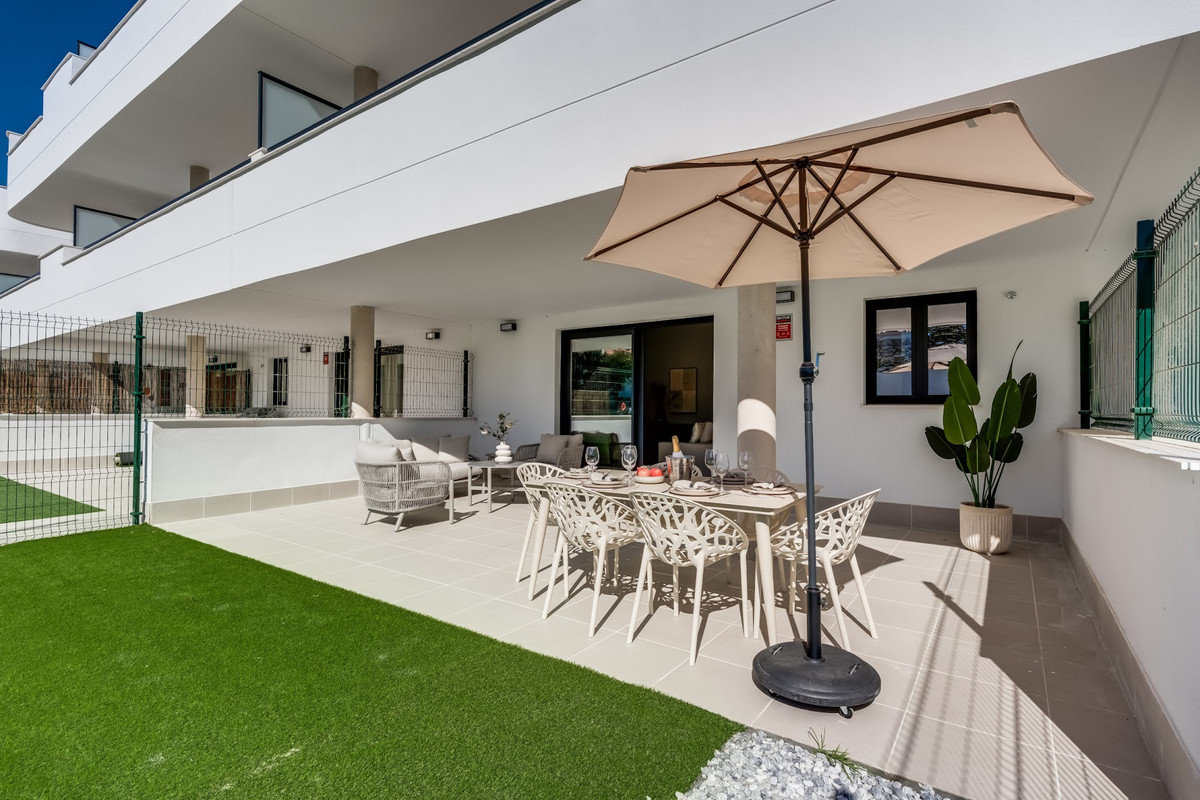 2 Bedroom Apartment for Sale in Estepona — 4