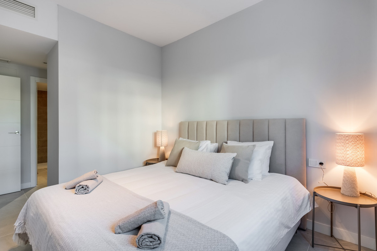 2 Bedroom Apartment for Sale in Estepona — 7