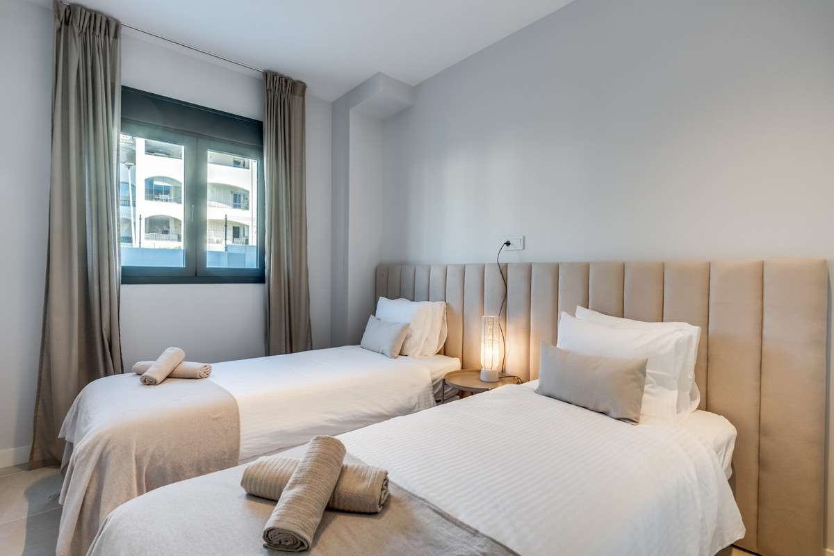2 Bedroom Apartment for Sale in Estepona — 9