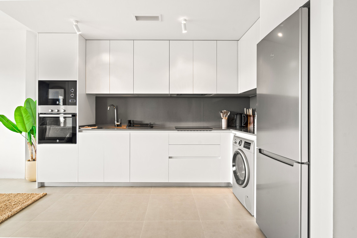 3 Bedroom Apartment for Sale in Estepona — 3