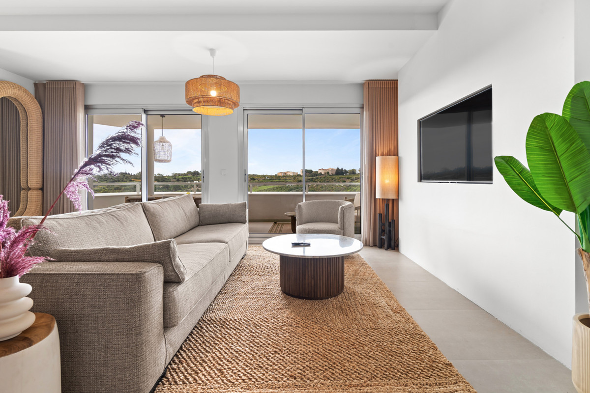 3 Bedroom Apartment for Sale in Estepona — 6