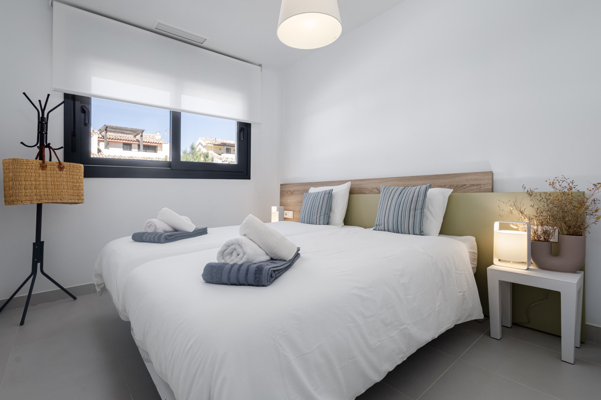 2 Bedroom Apartment for Sale in Estepona — 6