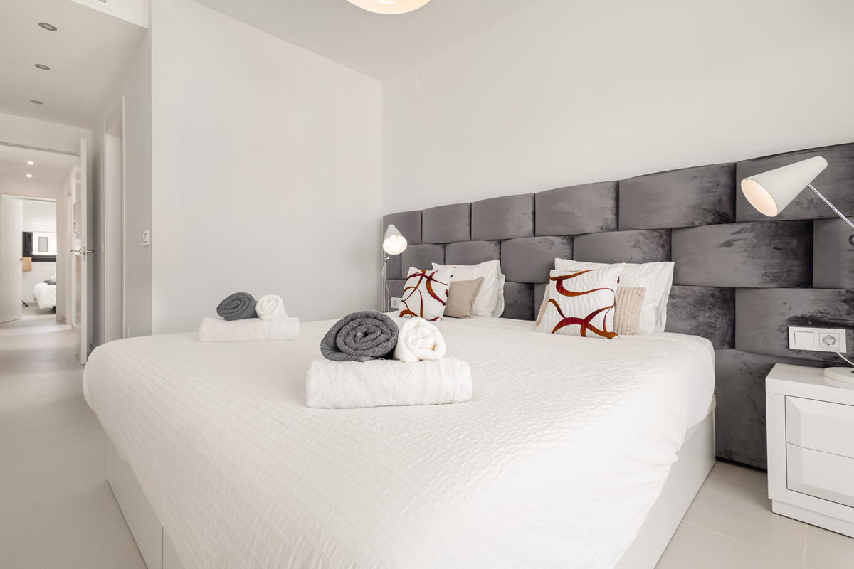 2 Bedroom Apartment for Sale in Estepona — 8