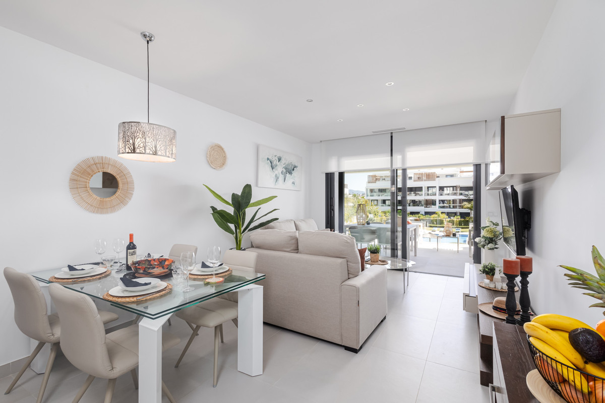2 Bedroom Apartment for Sale in Estepona — view 10