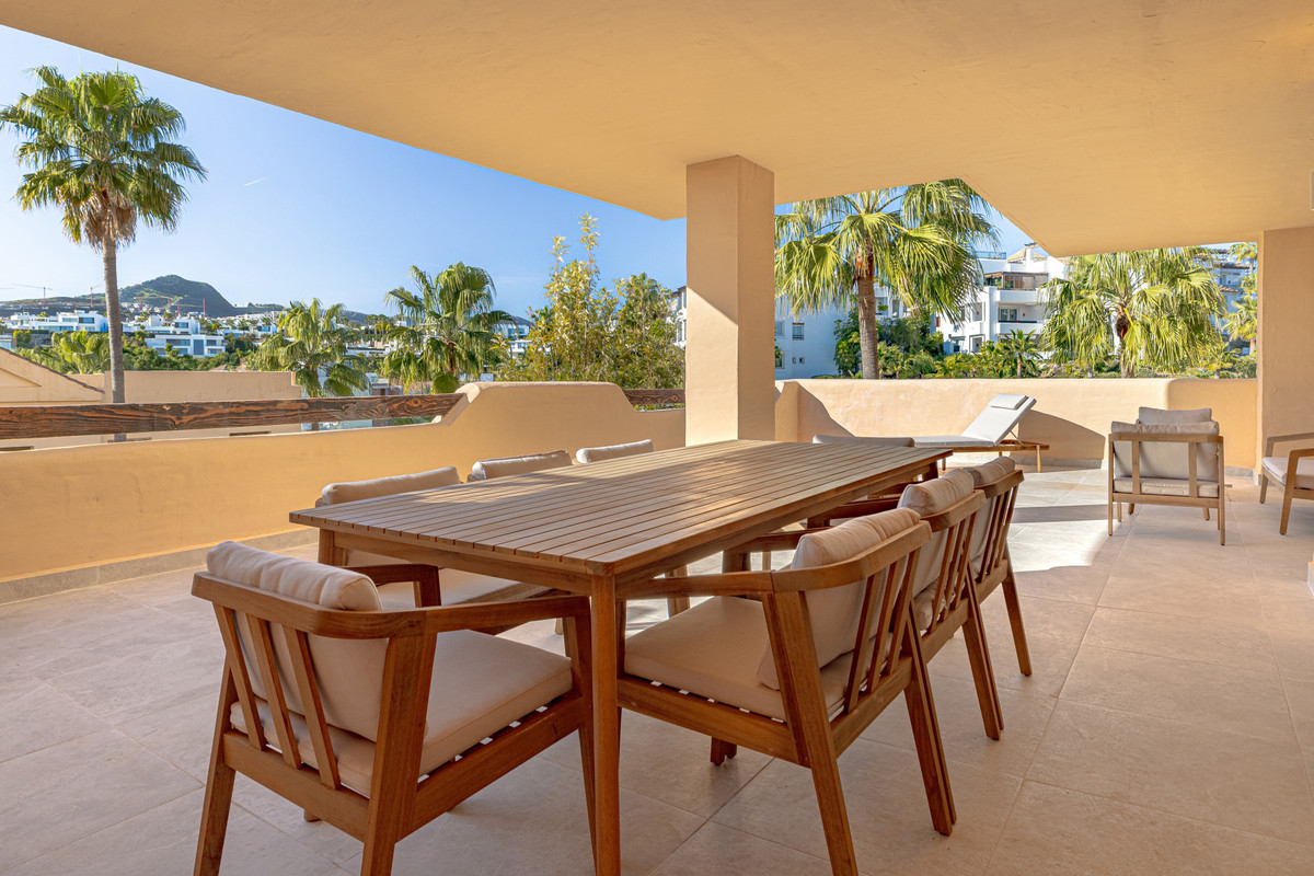2 Bedroom Apartment for Sale in Benahavís
