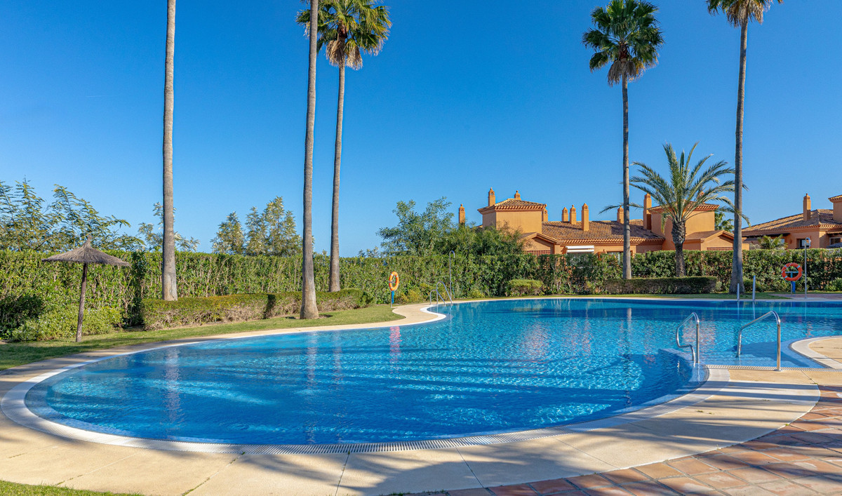 2 Bedroom Apartment for Sale in Benahavís — 5