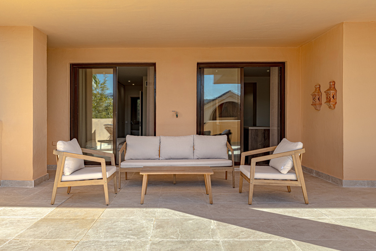 2 Bedroom Apartment for Sale in Benahavís — 8