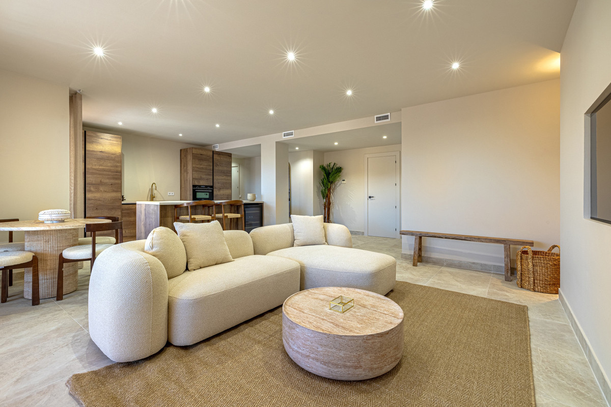 2 Bedroom Apartment for Sale in Benahavís — 9