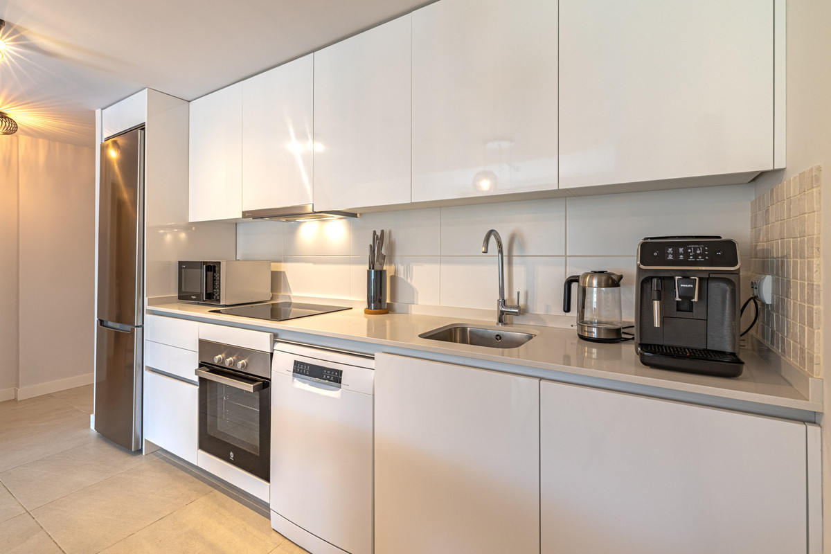 2 Bedroom Apartment for Sale in Estepona — 9