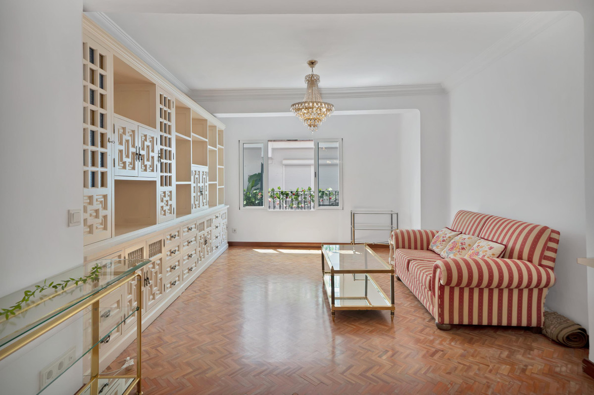 3 Bedroom Apartment for Sale in Marbella — 3