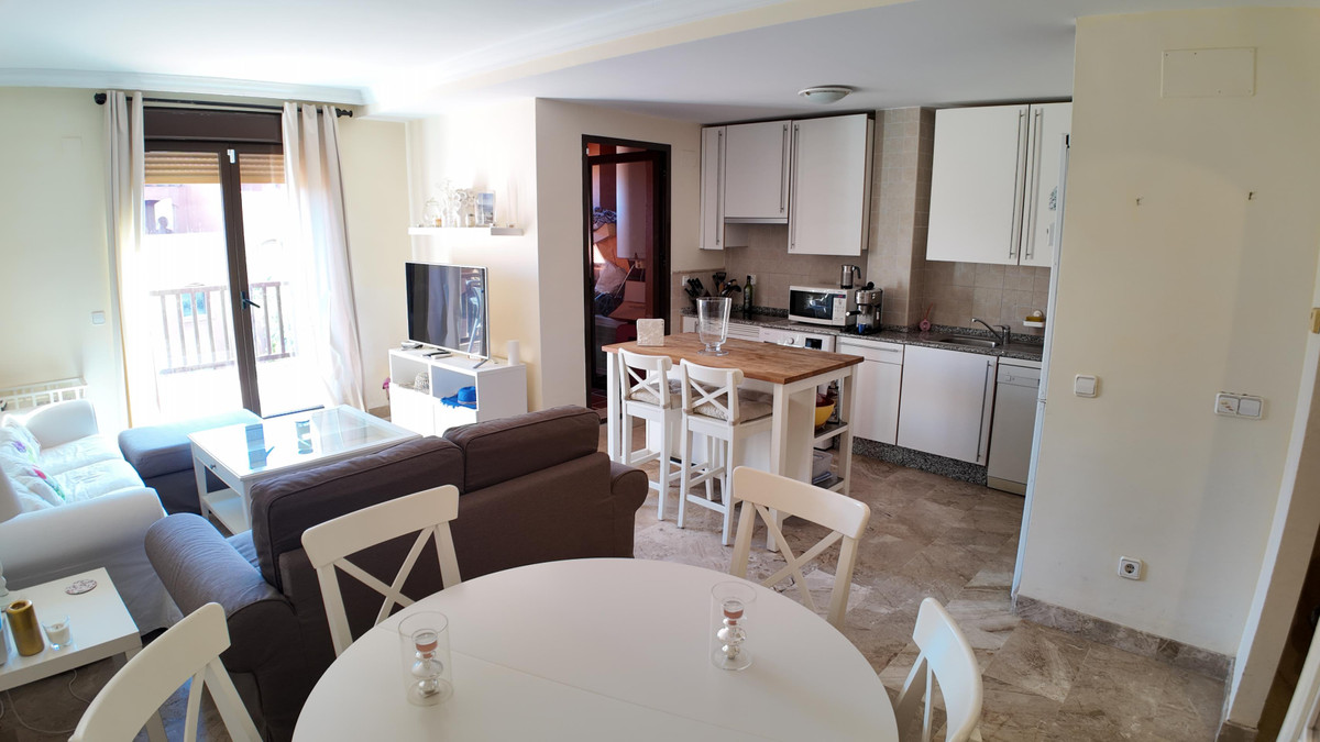 2 Bedroom Apartment for Sale in Estepona — 9