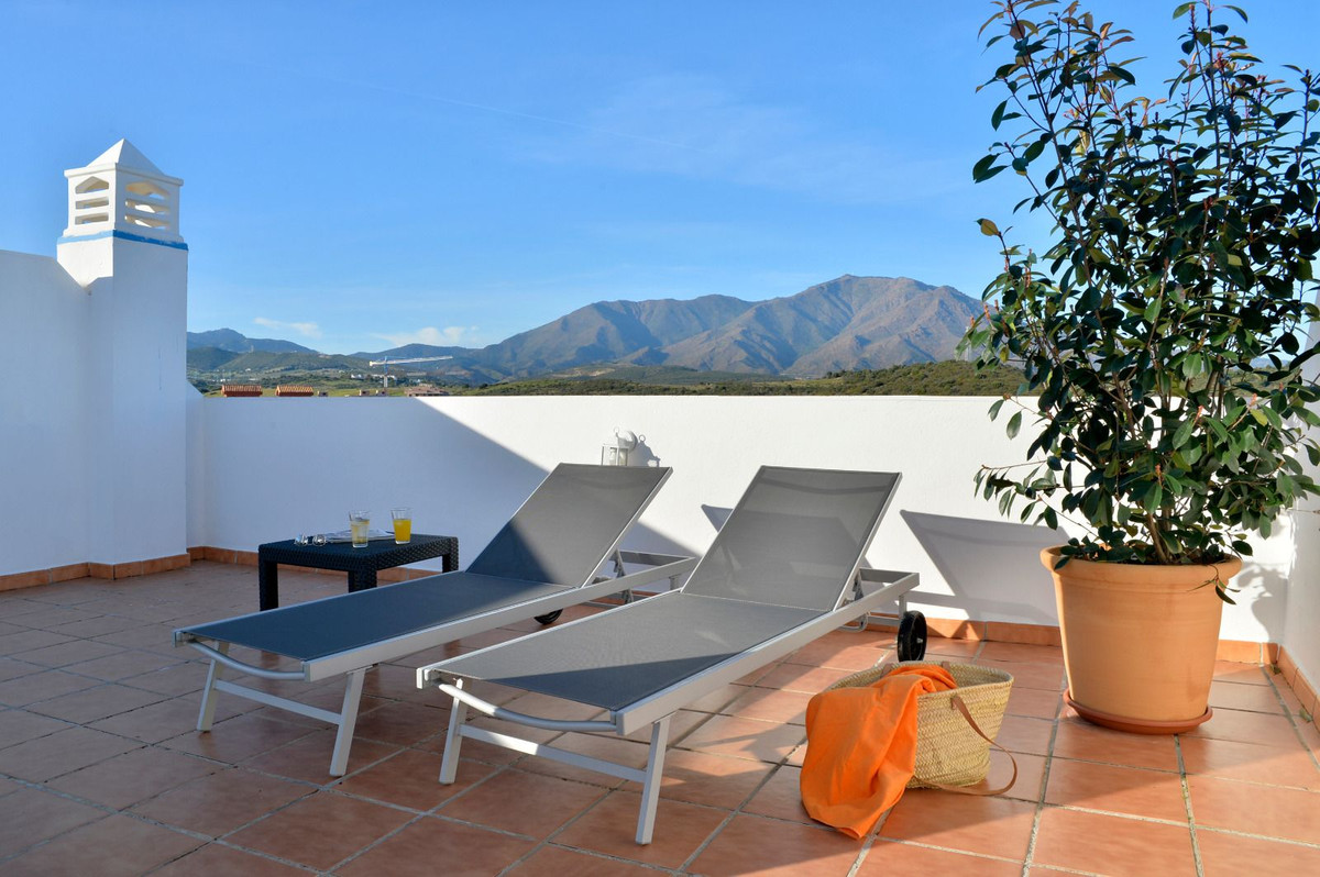 2 Bedroom Apartment for Sale in Estepona — 6