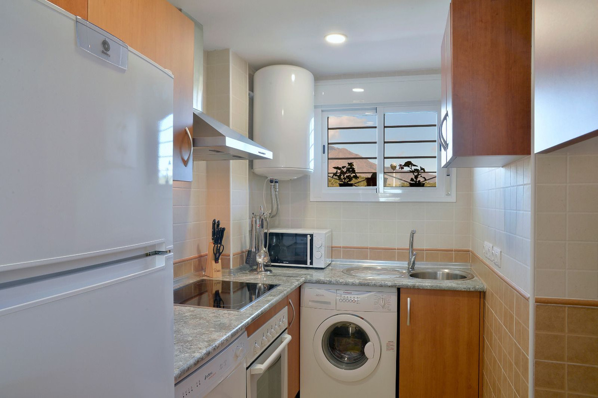2 Bedroom Apartment for Sale in Estepona — 7