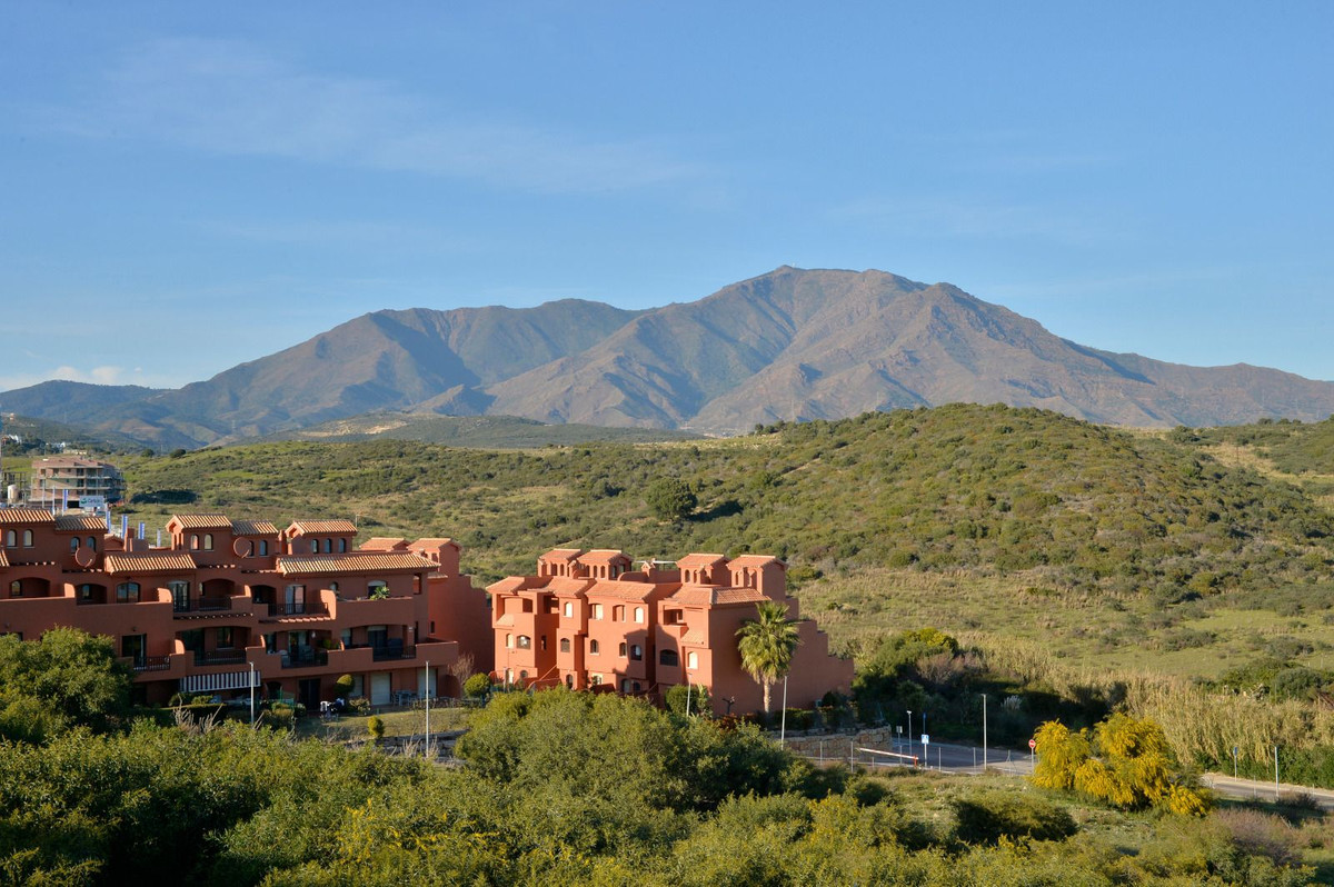 2 Bedroom Apartment for Sale in Estepona — 8