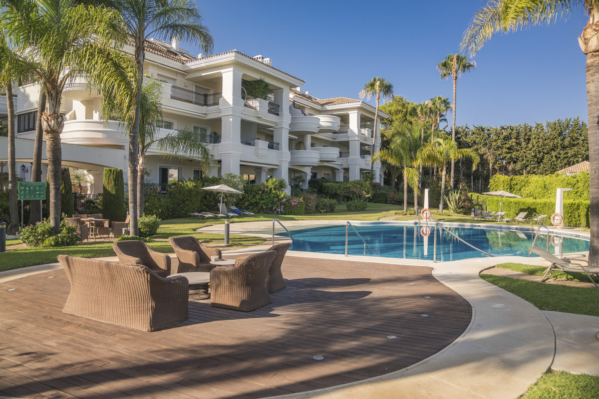 3 Bedroom Apartment for Sale in The Golden Mile