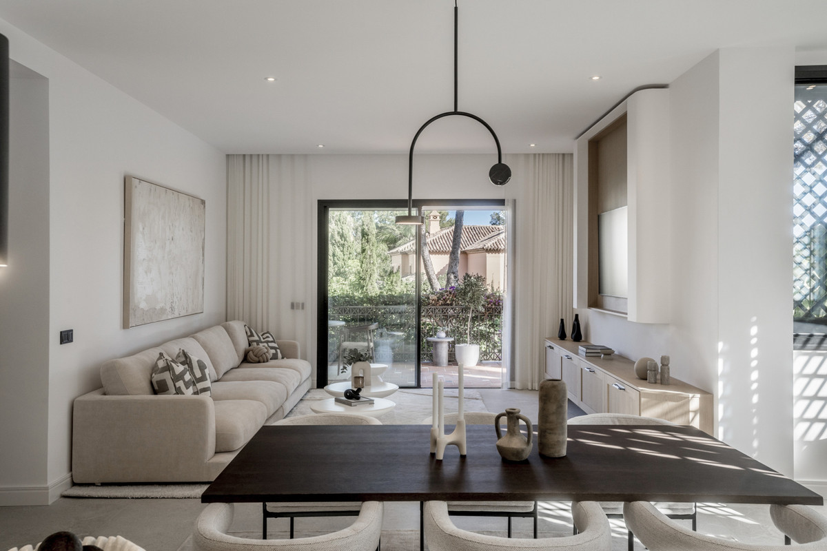 3 Bedroom Apartment for Sale in The Golden Mile — 2