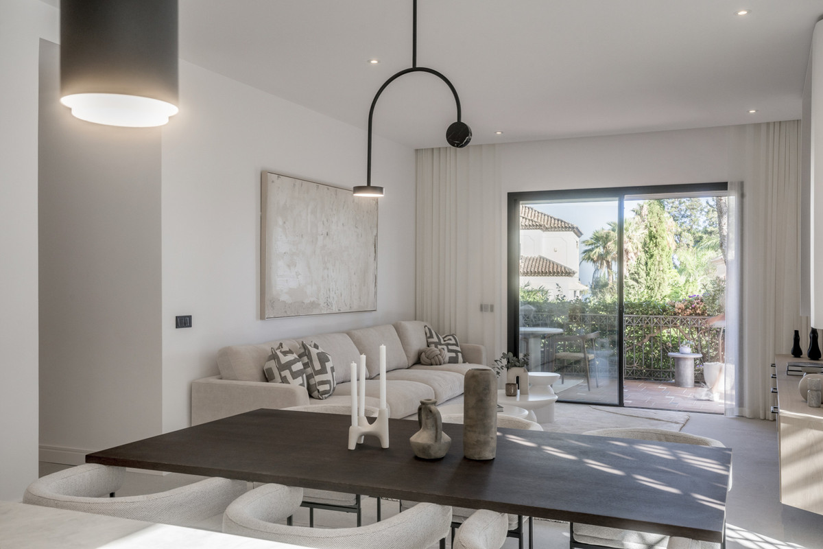 3 Bedroom Apartment for Sale in The Golden Mile — 3