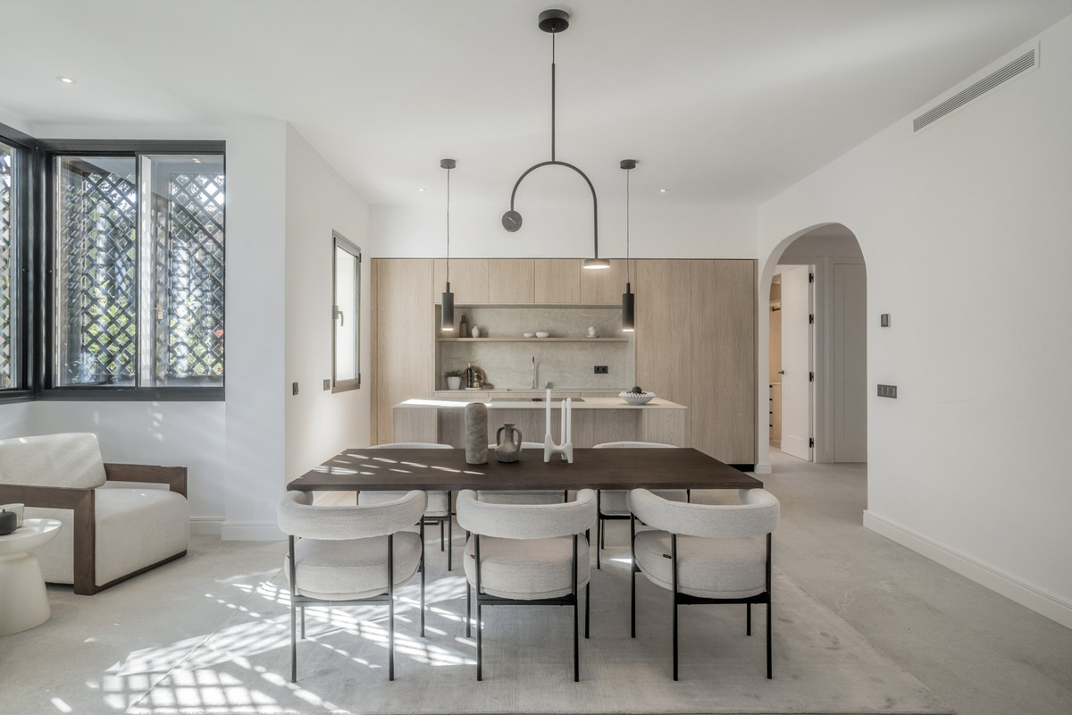 3 Bedroom Apartment for Sale in The Golden Mile — 6