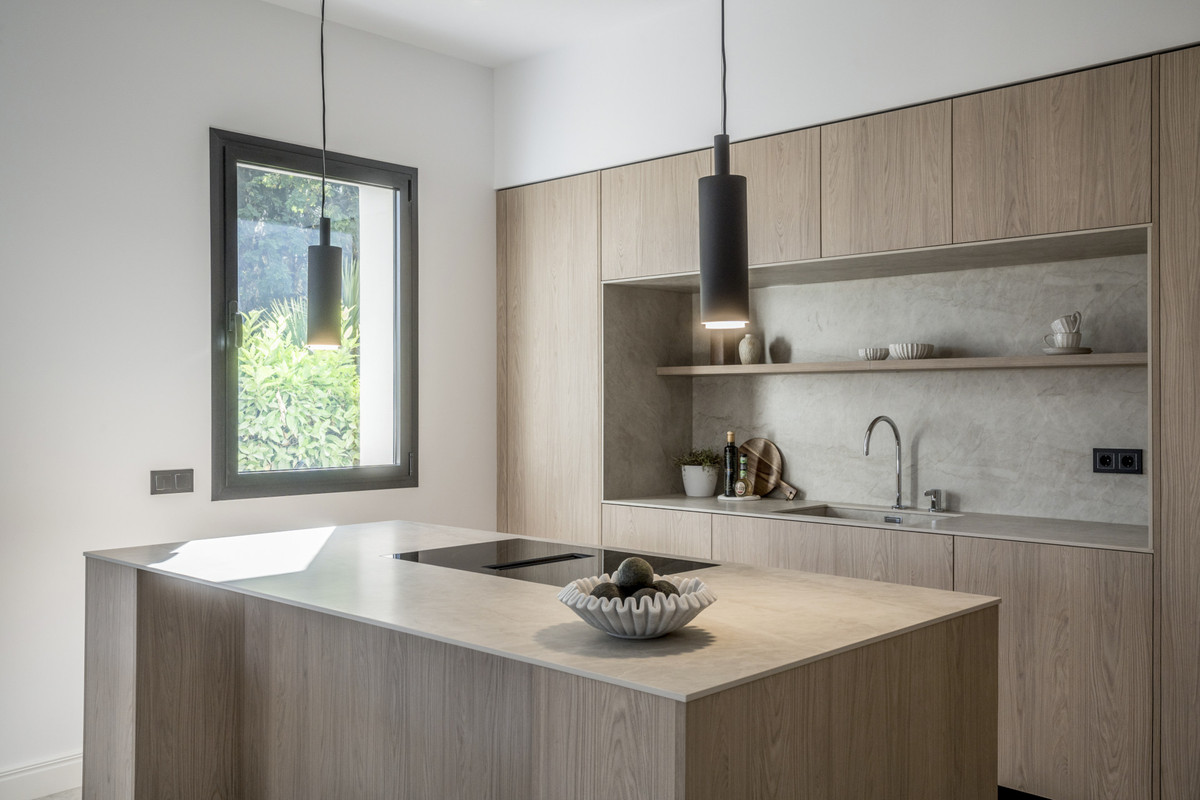 3 Bedroom Apartment for Sale in The Golden Mile — 8