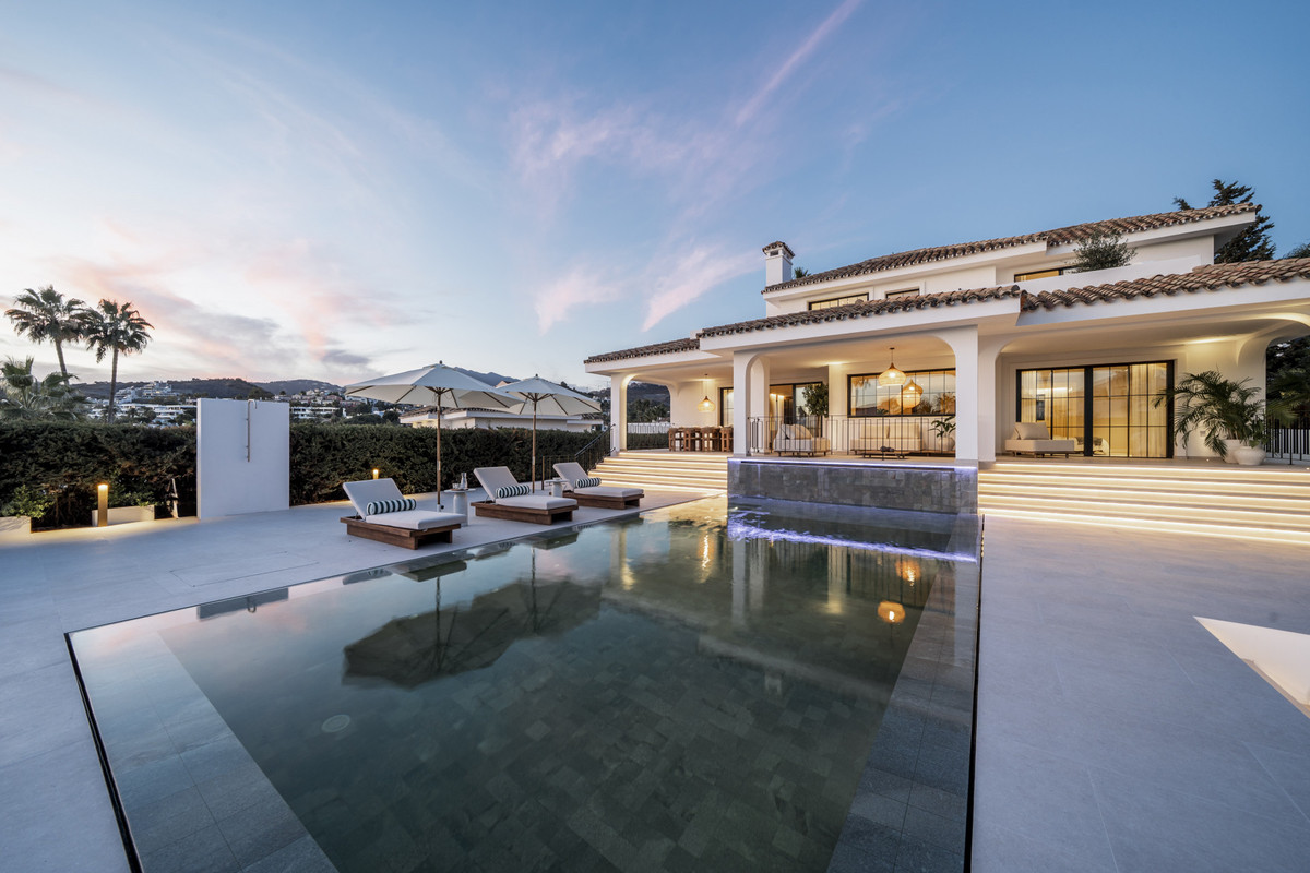5 Bedroom Villa for Sale in Nueva Andalucía — 3