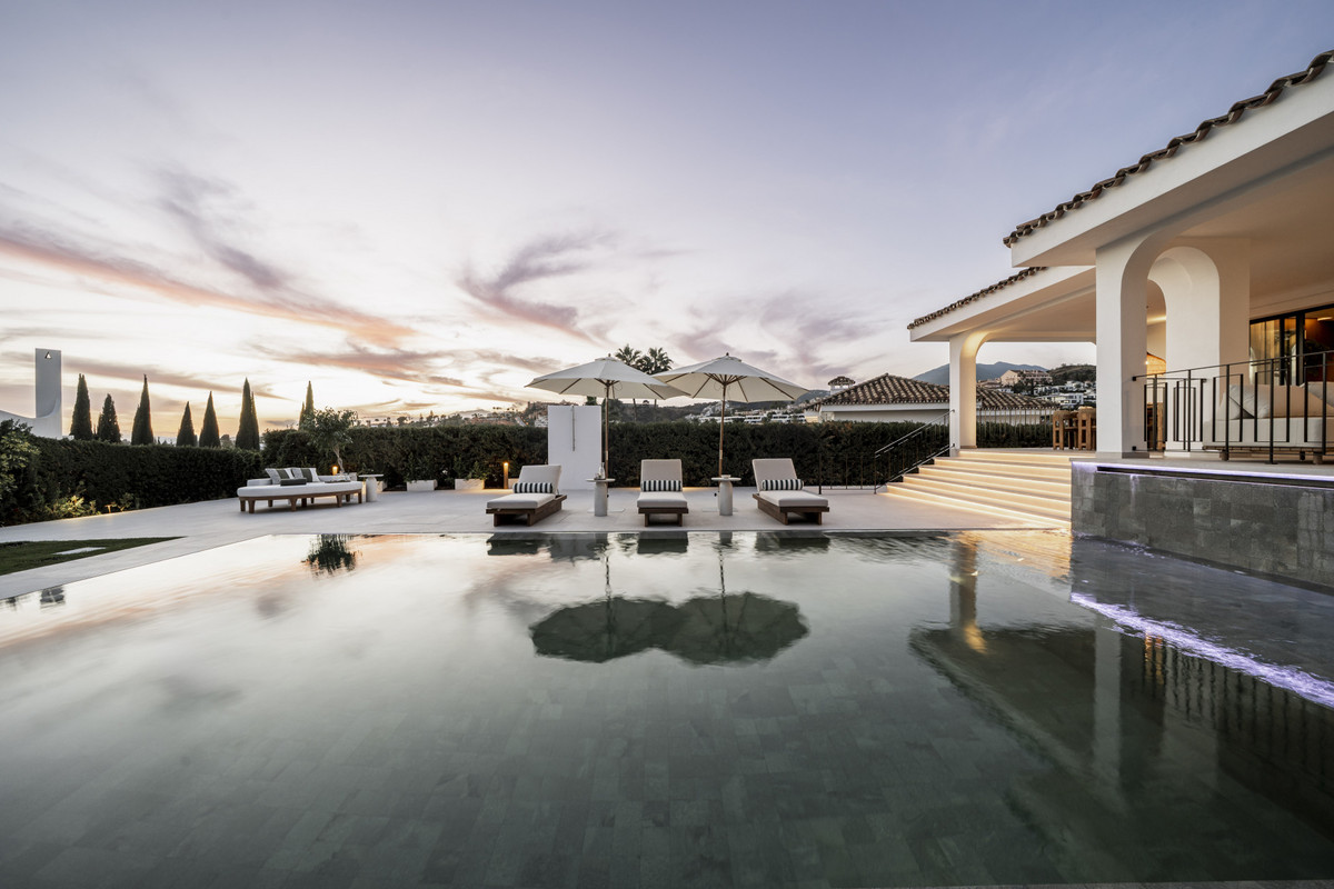 5 Bedroom Villa for Sale in Nueva Andalucía — 4