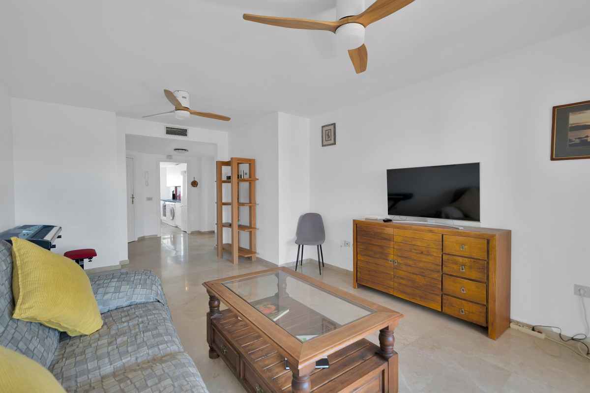 2 Bedroom Apartment for Sale in Estepona — 7