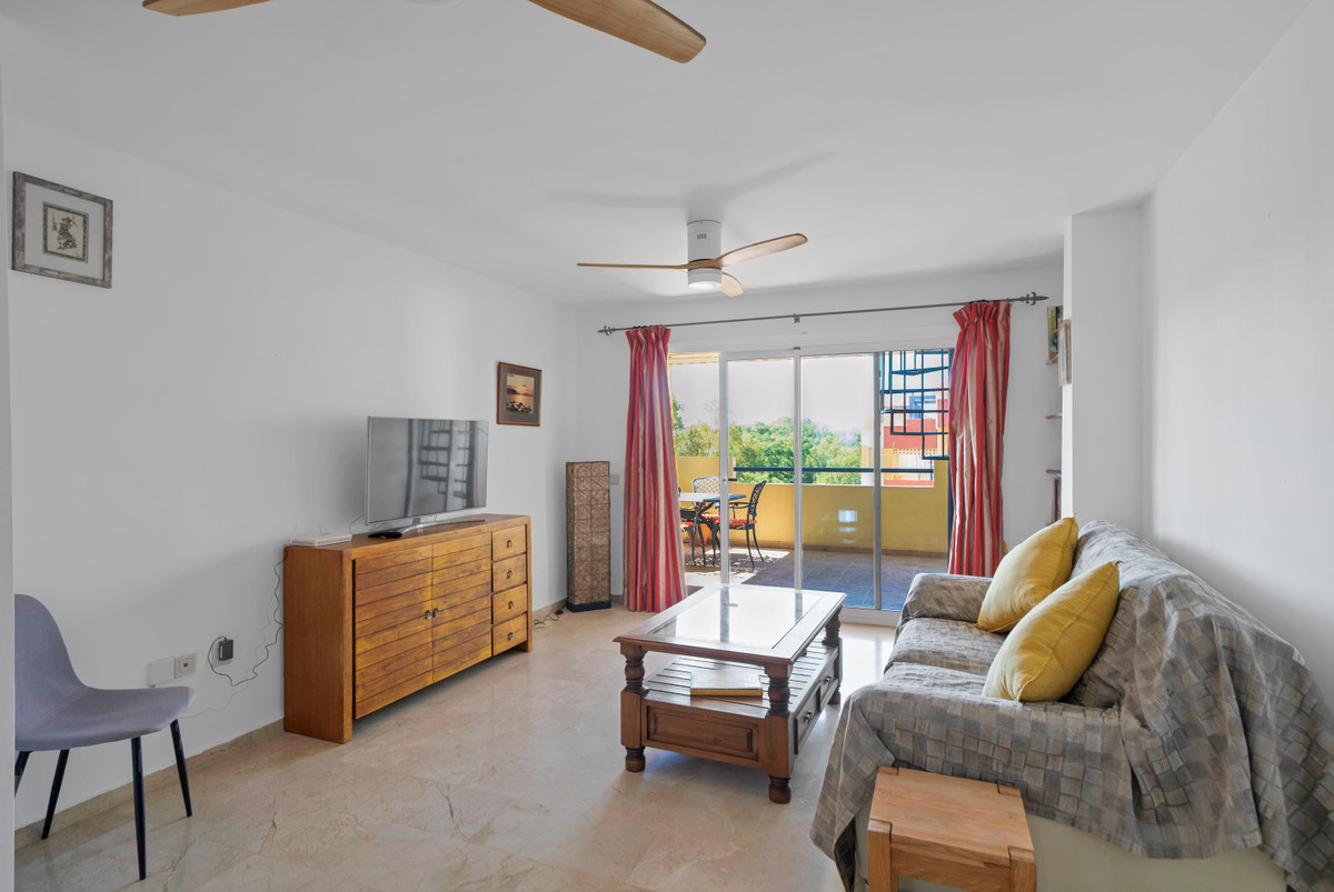 2 Bedroom Apartment for Sale in Estepona — 8