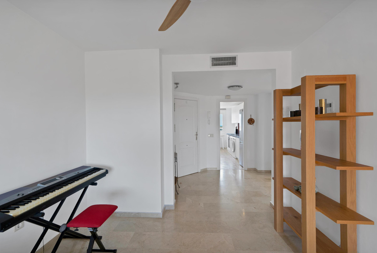 2 Bedroom Apartment for Sale in Estepona — 9