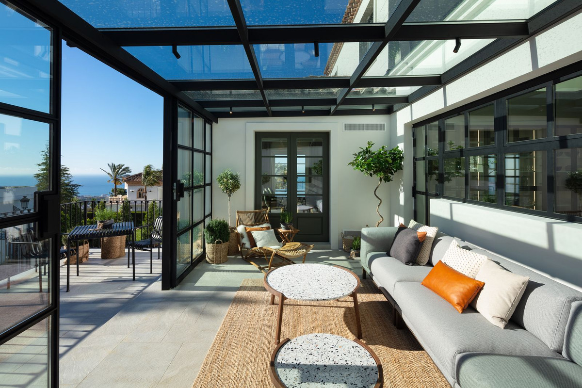 6 Bedroom Villa for Sale in Sierra Blanca — 4