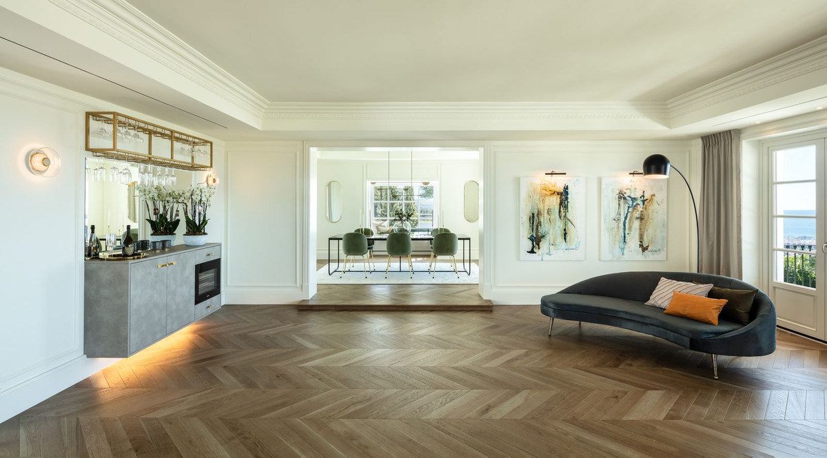 6 Bedroom Villa for Sale in Sierra Blanca — 6