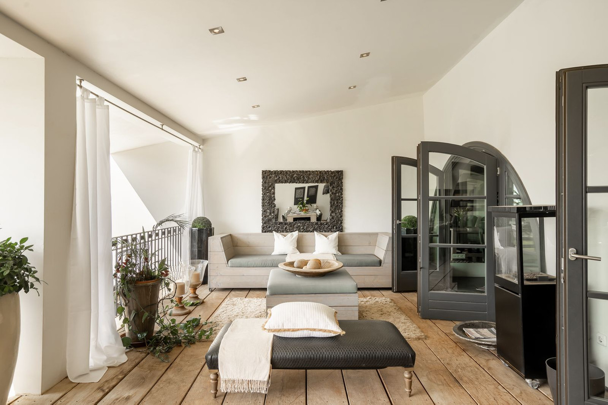 5 Bedroom Villa for Sale in El Paraiso — 8