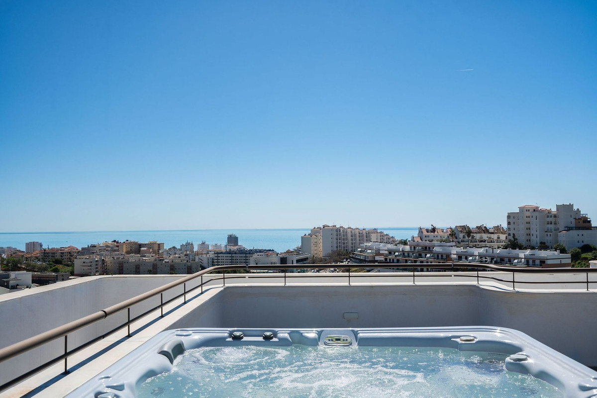 3 Bedroom Apartment for Sale in Estepona